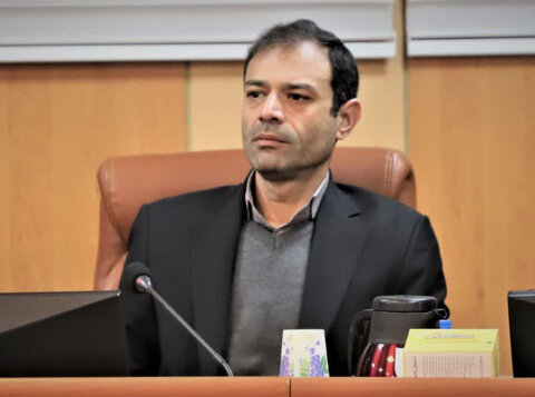 برخی معابر کرج سال‌ها رنگ آسفالت جدید ندیده است
