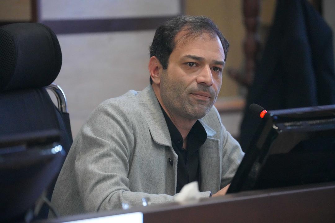 قاسم‌پور: هیچ مقام مسئولی حق ندارد صدای رسانه‌های منتقد را خفه کند