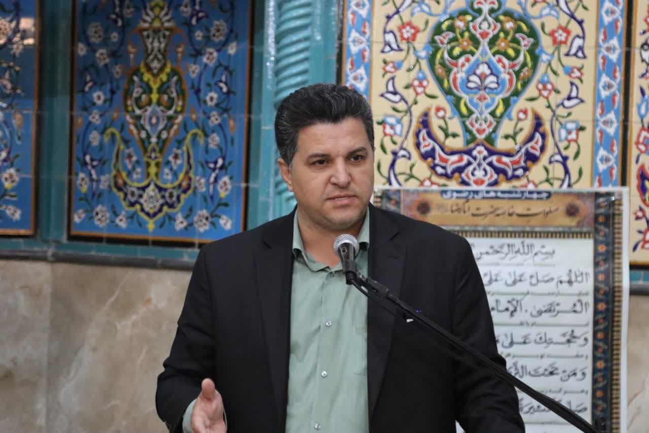 وعده‌ در مسجد، مطالبه در میدان