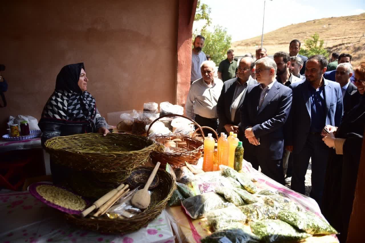 بازارچه صنایع‌دستی طالقان افتتاح شد 